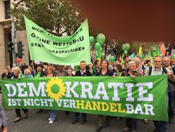 Foto: Gr&amp;uuml;ne aus Rheinland-Pfalz auf der Demo gegen Freihandelsabkommen in Frankfurt/Main